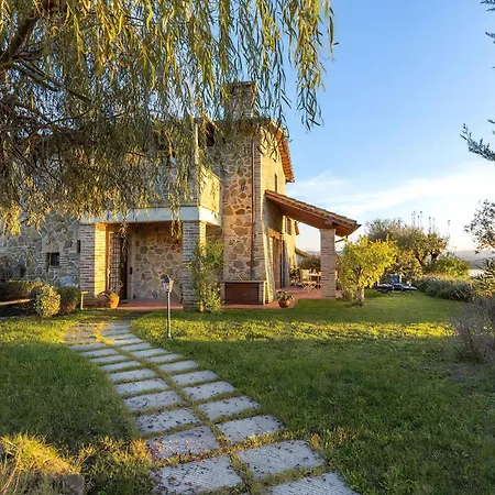 Апартаменты House With Lakeview Between Tuscany And Umbria *