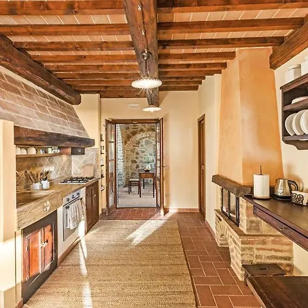 House With Lakeview Between Tuscany And Umbria *
