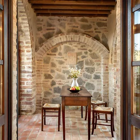 House With Lakeview Between Tuscany And Umbria Апартаменты *