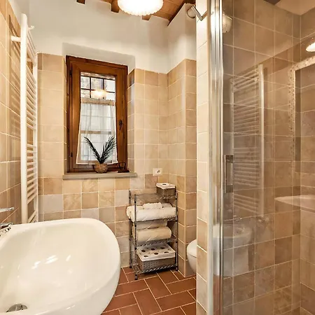 Апартаменты House With Lakeview Between Tuscany And Umbria